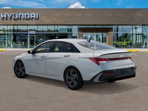 New 2026 Hyundai Elantra SEL Sport FWD image 5