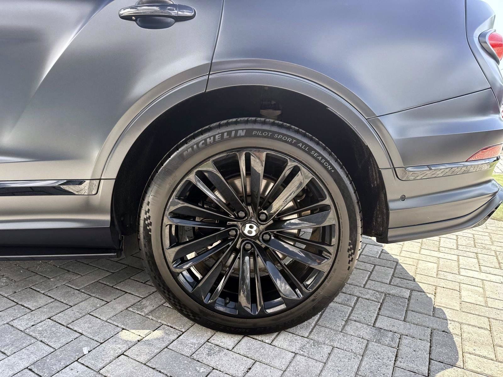Used 2022 Bentley Bentayga Speed AWD/4WD image 9