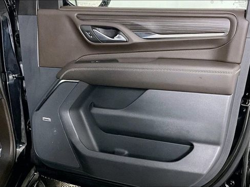Used 2024 GMC Yukon XL Denali image 23