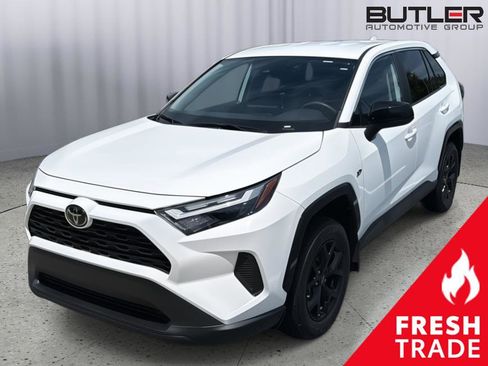 Used 2024 Toyota RAV4 LE FWD image 1