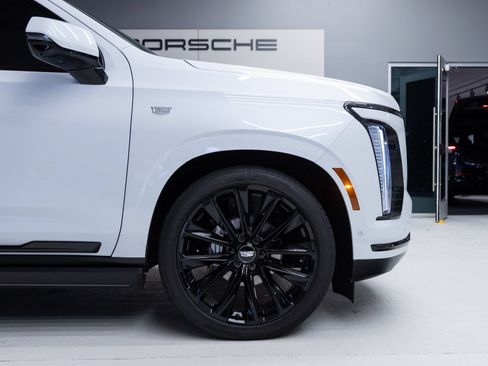 Used 2026 Cadillac Escalade Platinum Sport AWD/4WD image 11