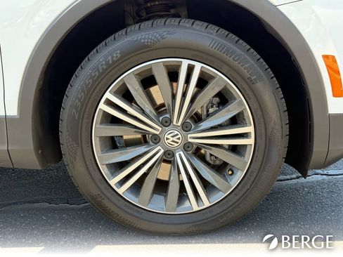 Used 2018 Volkswagen Tiguan SEL FWD image 11
