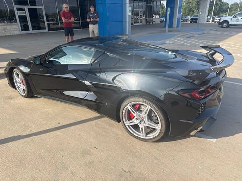 Used 2021 Chevrolet Corvette Stingray Preferred Cpe w/ Z51 Performance Package RWD image 2