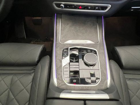 Certified 2024 BMW X7 xDrive40i w/ Premium Package image 12