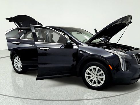Certified 2023 Cadillac XT4 Luxury w/ Cold Weather Package FWD image 14