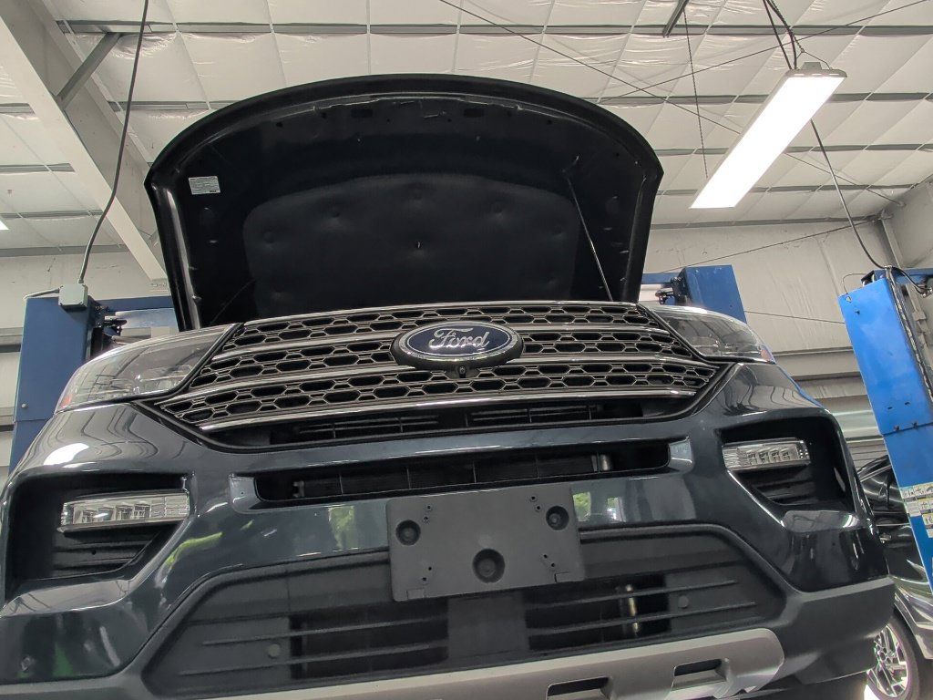 Used 2023 Ford Explorer King Ranch w/ Technology Package AWD/4WD image 2