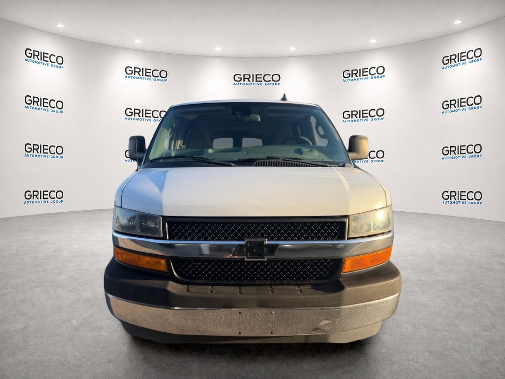 Used 2019 Chevrolet Express 3500 LT w/ LT Preferred Equipment Group RWD image 2