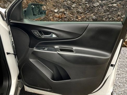 Used 2018 Chevrolet Equinox LT image 22