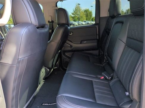 Used 2024 Nissan Frontier SL w/ Technology Package image 13