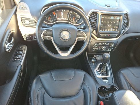 Used 2018 Jeep Cherokee Limited AWD/4WD image 11