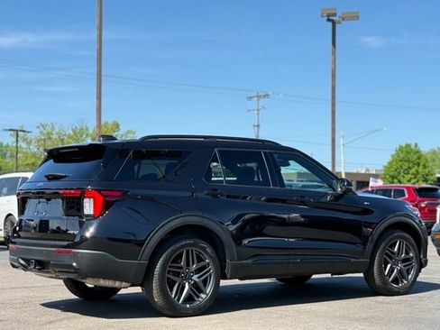 Certified 2025 Ford Explorer ST-Line w/ ST-Line Street Pack AWD/4WD image 41