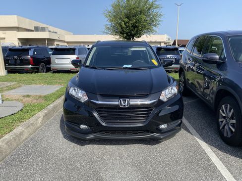 Used 2017 Honda HR-V EX-L image 2