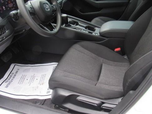 Used 2023 Honda Accord LX image 15