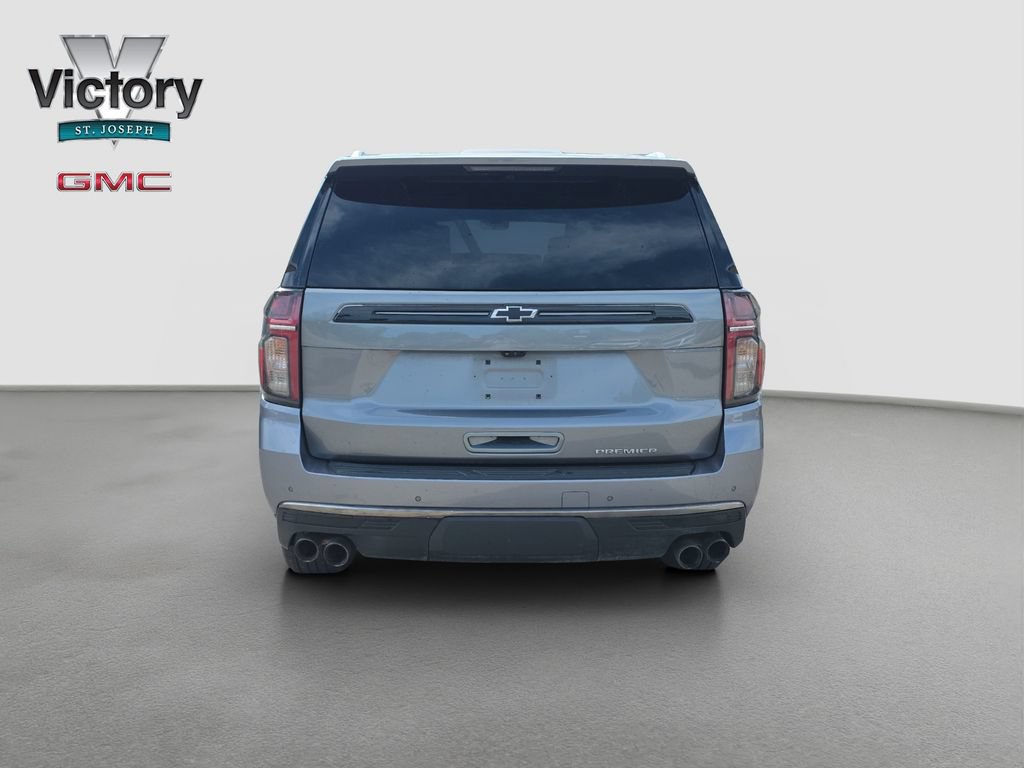 Used 2021 Chevrolet Suburban Premier w/ Premium Package AWD/4WD image 16