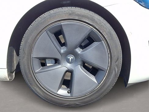 Used 2021 Tesla Model 3 Standard Range Plus RWD image 8
