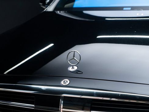 Used 2023 Mercedes-Benz S 500 4MATIC w/ AMG Line image 5