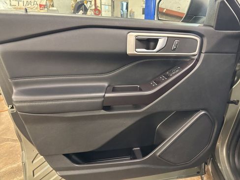 Used 2020 Ford Explorer XLT w/ Equipment Group 202A image 11