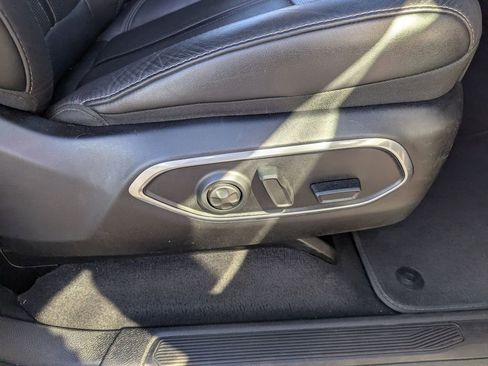 Used 2024 Jeep Wagoneer Series II w/ Flexible Seating Group image 33