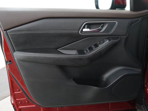 Used 2021 Nissan Rogue SV w/ Premium Package AWD/4WD image 20