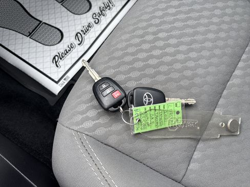 Used 2021 Toyota Tacoma SR5 image 30