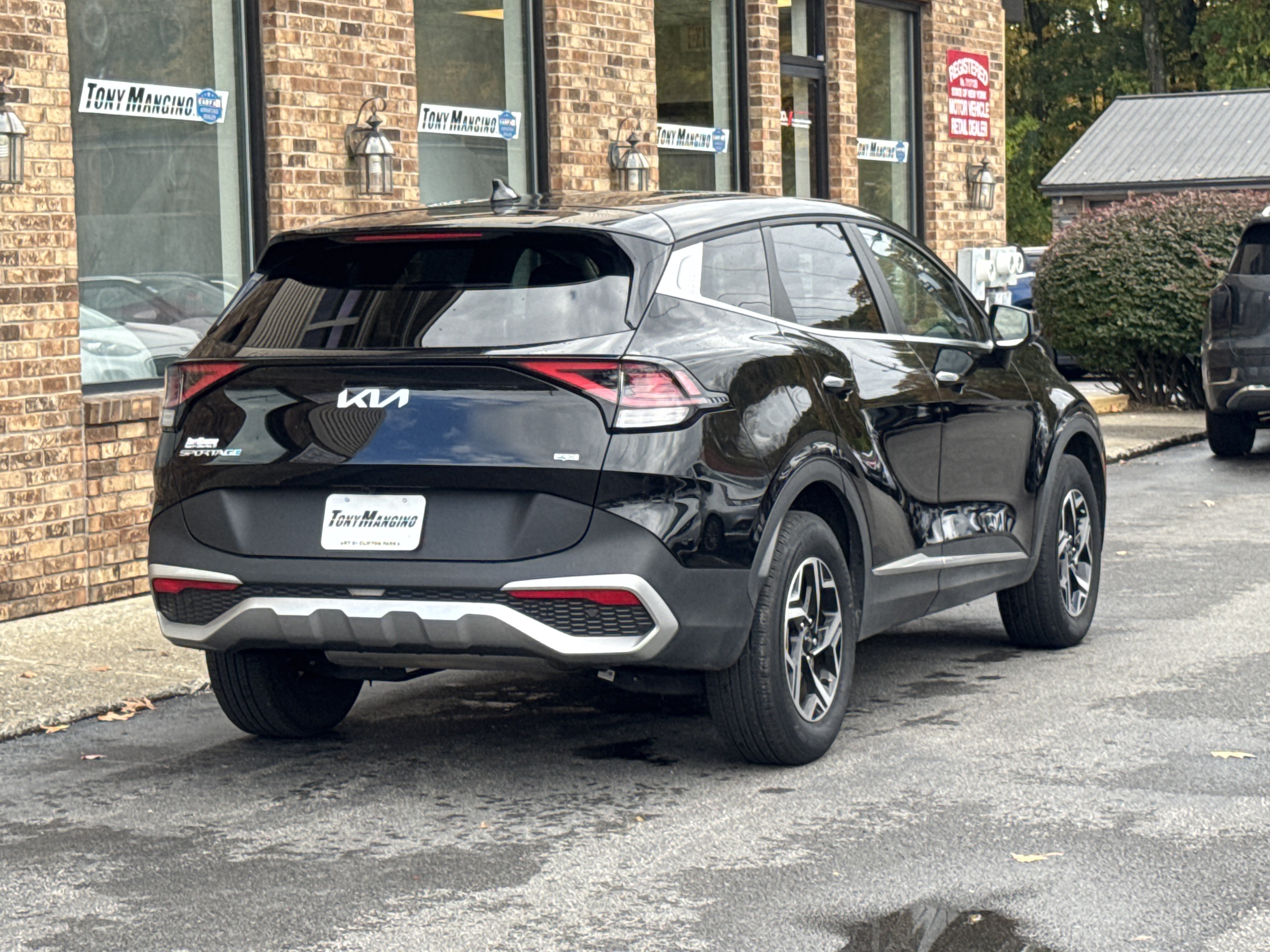 Used 2024 Kia Sportage LX AWD/4WD image 5