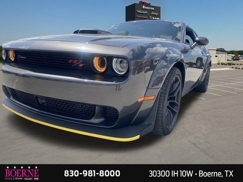 Used 2022 Dodge Challenger R/T Scat Pack RWD image 3