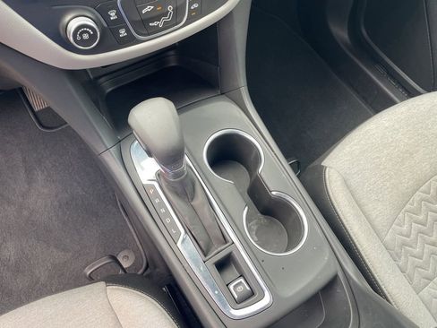 Used 2022 Chevrolet Equinox LS image 15