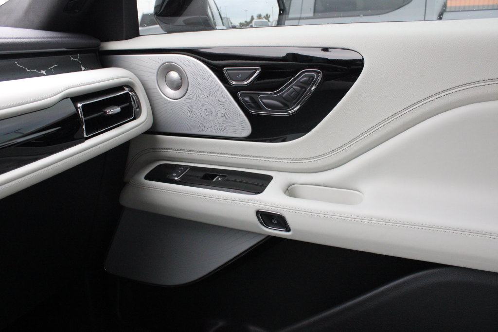 New 2027 Lincoln Aviator Black Label w/ Dynamic Handling Package AWD/4WD image 19