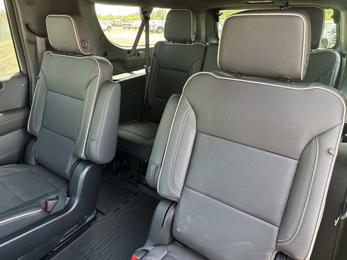New 2026 GMC Yukon XL Elevation w/ Elevation Premium Package AWD/4WD image 15