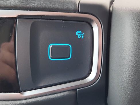 Used 2025 Ford Expedition Active image 13