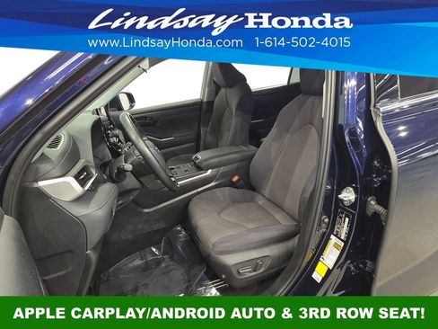 Used 2021 Toyota Highlander LE FWD image 13