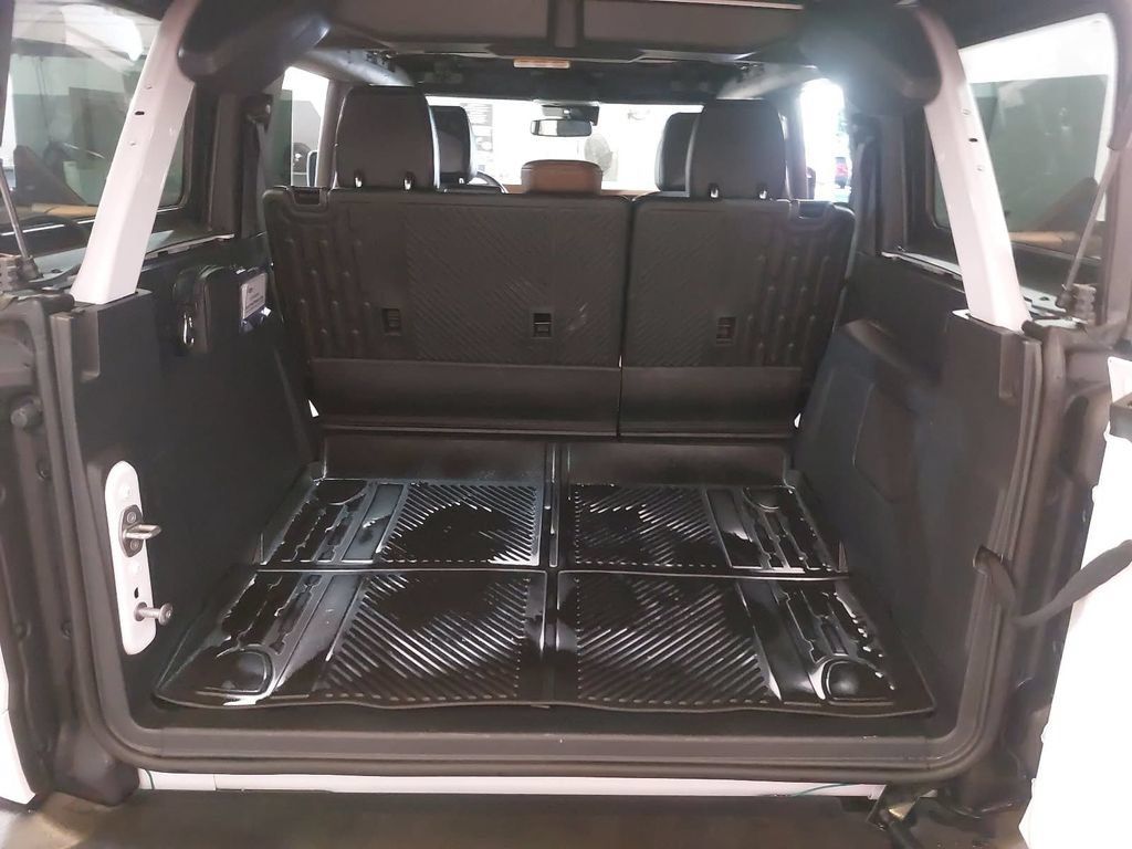 Used 2024 Ford Bronco Outer Banks AWD/4WD image 12