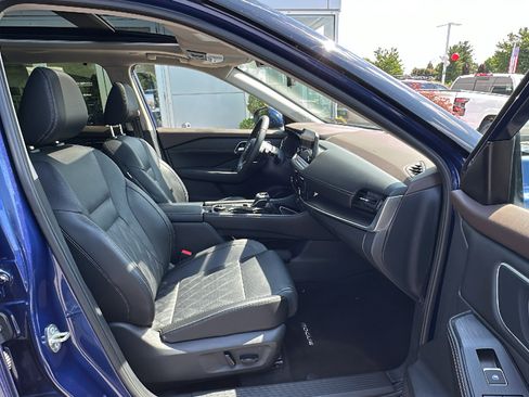 Certified 2023 Nissan Rogue Platinum AWD/4WD image 23