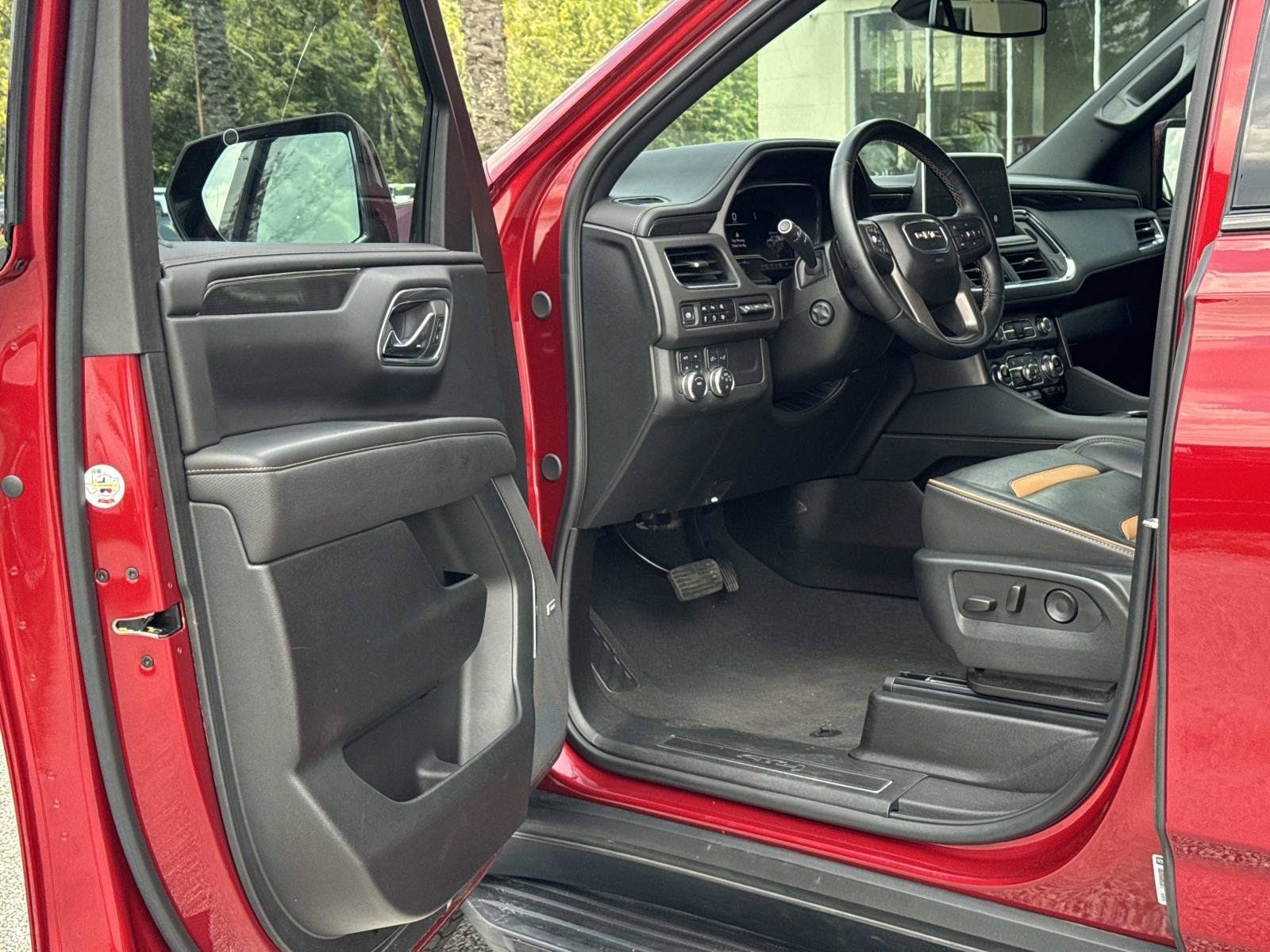 Used 2024 GMC Yukon AT4 w/ Technology Package AWD/4WD image 13