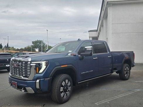 New 2026 GMC Sierra 3500 Denali w/ Denali Reserve Package AWD/4WD image 8