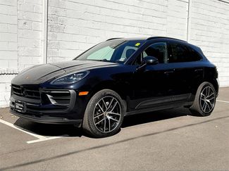 Certified 2025 Porsche Macan image 1