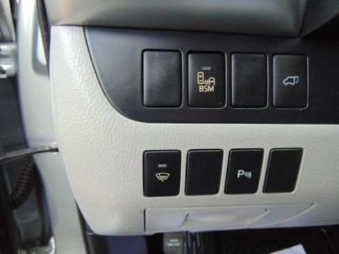 Used 2015 Toyota Highlander Limited AWD/4WD image 14