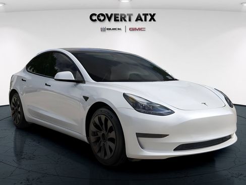 Used 2023 Tesla Model 3 Standard Range image 9