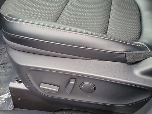 Used 2024 Ford Escape SE image 9