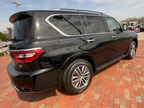 Used 2023 Nissan Armada SL w/ Captain's Chairs Package AWD/4WD image 9