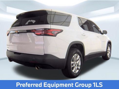 Used 2023 Chevrolet Traverse LS FWD image 2