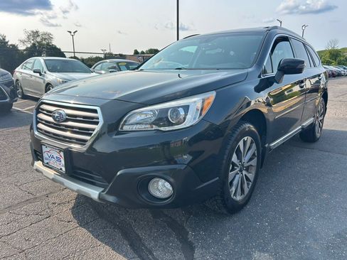 Used 2017 Subaru Outback 2.5i Touring AWD/4WD image 1
