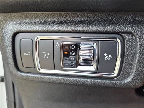Used 2022 Lincoln Corsair Reserve w/ Equipment Group 201A FWD image 15