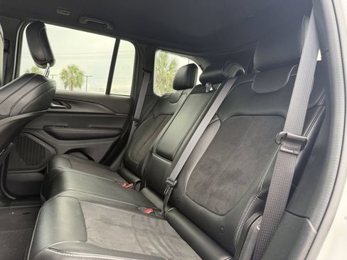 Used 2024 Jeep Grand Cherokee Altitude RWD image 23