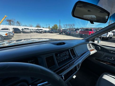 Used 1997 Lincoln Town Car Executive image 67