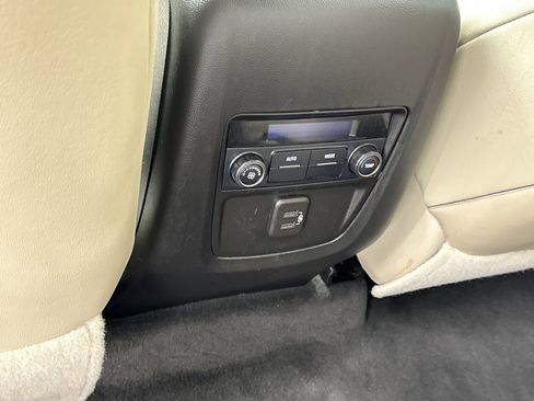 Used 2020 Buick Enclave Essence FWD image 12