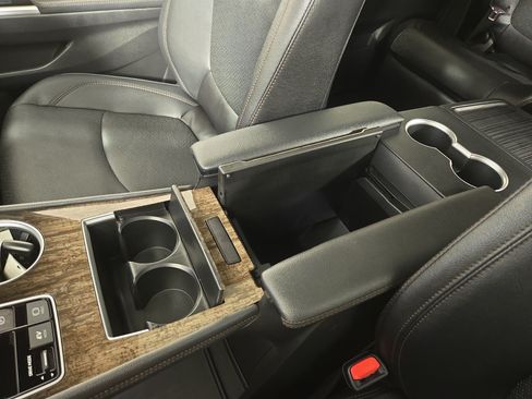 Used 2026 Toyota Sienna Platinum AWD/4WD image 30