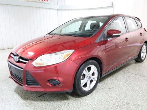 Used 2014 Ford Focus SE w/ SE Winter Package image 2