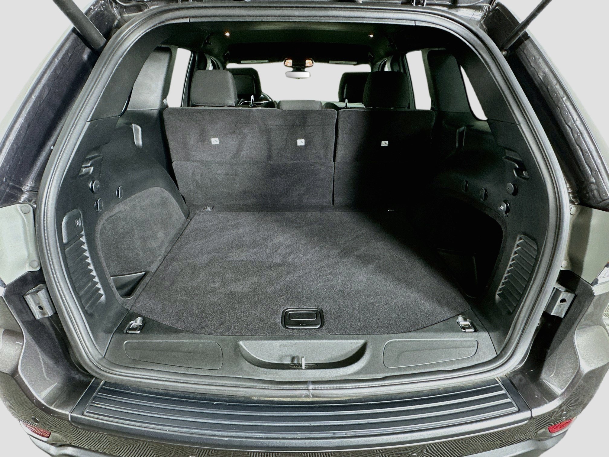 Used 2018 Jeep Grand Cherokee Laredo RWD image 29