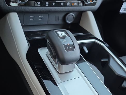 New 2026 Mitsubishi Outlander SE image 21